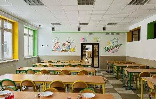Druk ścienny na stołówce w szkole i internacie